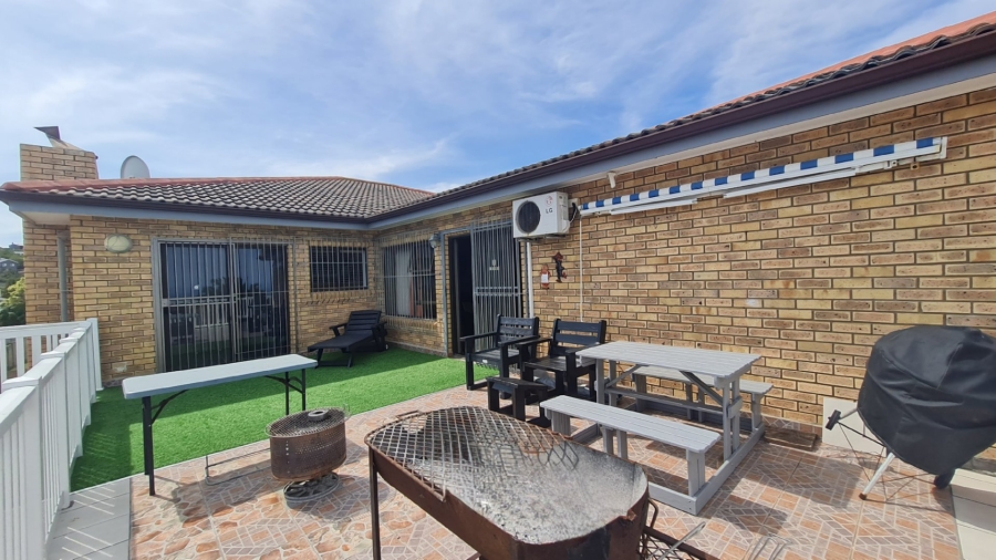 4 Bedroom Property for Sale in Dana Bay Western Cape